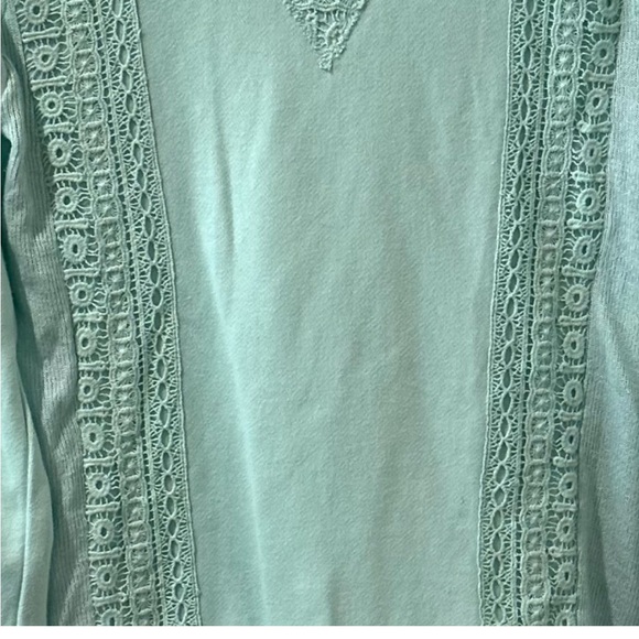 Red Camel Mint Green Crochet Embellished Sweatshirt. - Picture 4 of 5